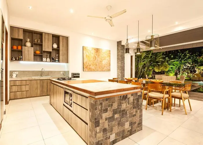 Nikko I - 4br In Seminyak, Steps To Cafes & Shops