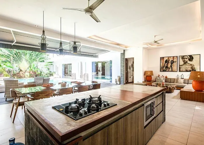 Nikko I - 4br In Seminyak, Steps To Cafes & Shops *