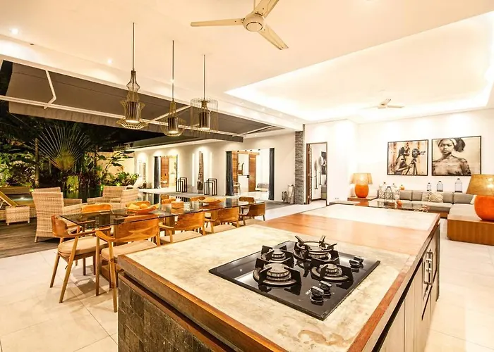 Villa Nikko I - 4br In Seminyak, Steps To Cafes & Shops Seminyak