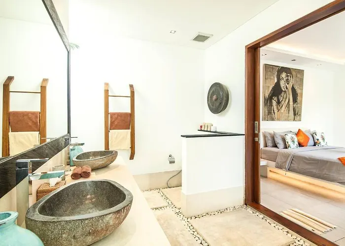 Villa Nikko I - 4br In Seminyak, Steps To Cafes & Shops *