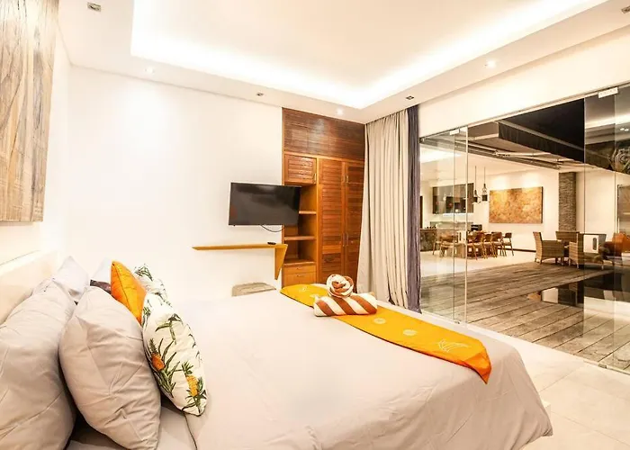 Nikko I - 4br In Seminyak, Steps To Cafes & Shops * Seminyak