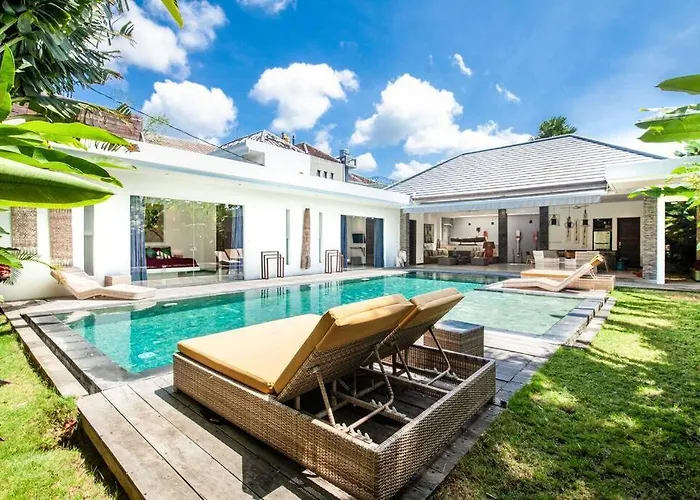 Villa Nikko I - 4br In Seminyak, Steps To Cafes & Shops Seminyak