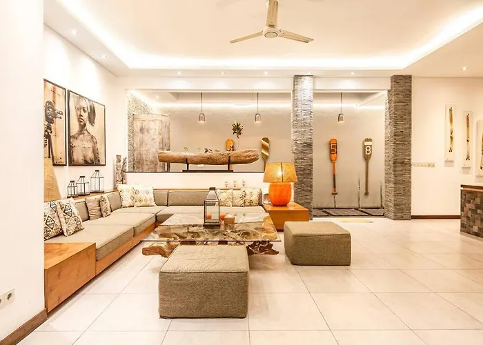 Nikko I - 4br In Seminyak, Steps To Cafes & Shops