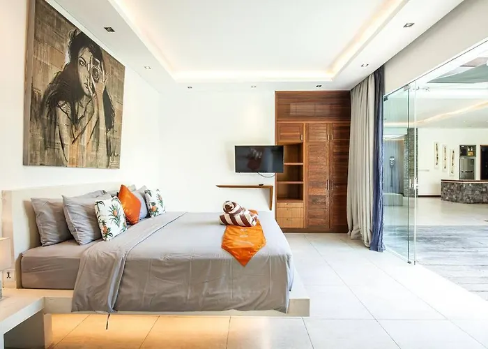Nikko I - 4br In Seminyak, Steps To Cafes & Shops * Seminyak