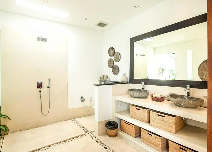 Villa Nikko I - 4br In Seminyak, Steps To Cafes & Shops *
