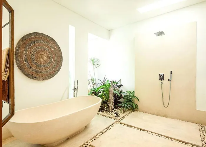 Villa Nikko I - 4br In Seminyak, Steps To Cafes & Shops Seminyak