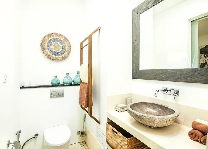 Villa Nikko I - 4br In Seminyak, Steps To Cafes & Shops Seminyak