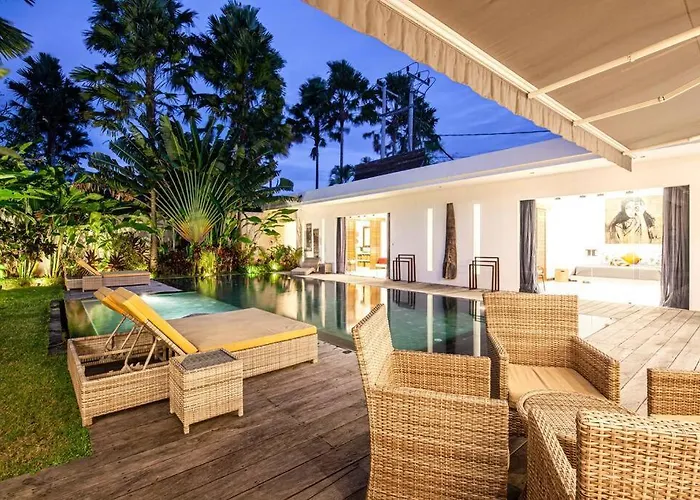 Nikko I - 4br In Seminyak, Steps To Cafes & Shops