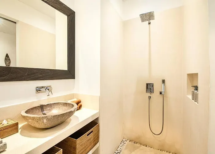 Villa Nikko I - 4br In Seminyak, Steps To Cafes & Shops *