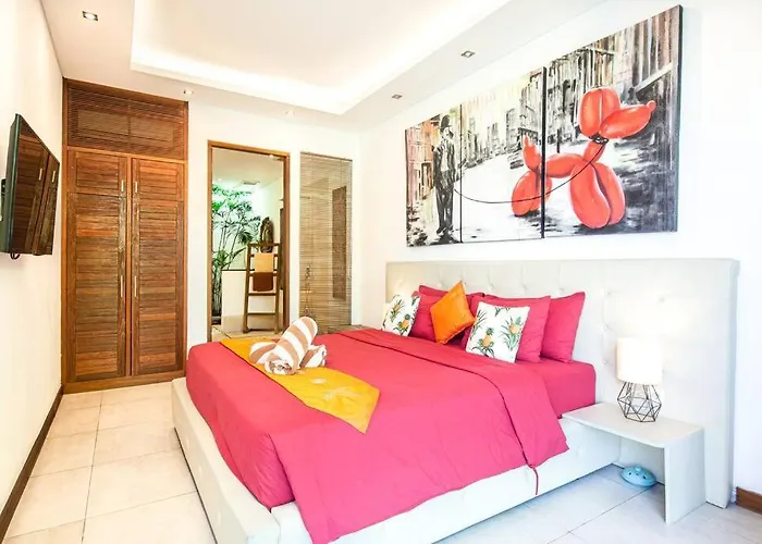 Nikko I - 4br In Seminyak, Steps To Cafes & Shops *