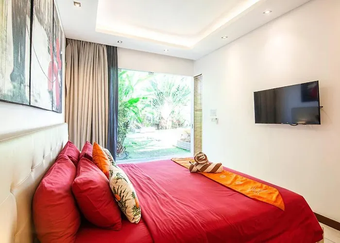 Nikko I - 4br In Seminyak, Steps To Cafes & Shops Villa *