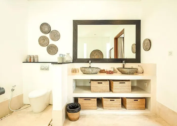 Villa Nikko I - 4br In Seminyak, Steps To Cafes & Shops *