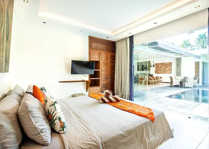 Nikko I - 4br In Seminyak, Steps To Cafes & Shops Villa *