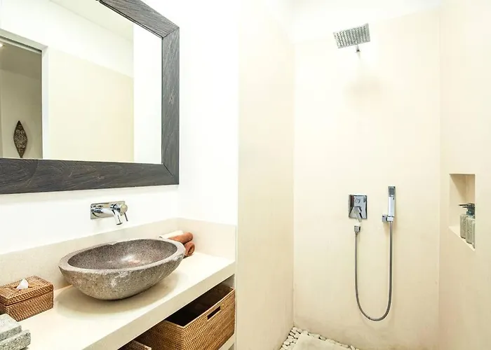 Nikko I - 4br In Seminyak, Steps To Cafes & Shops * Seminyak